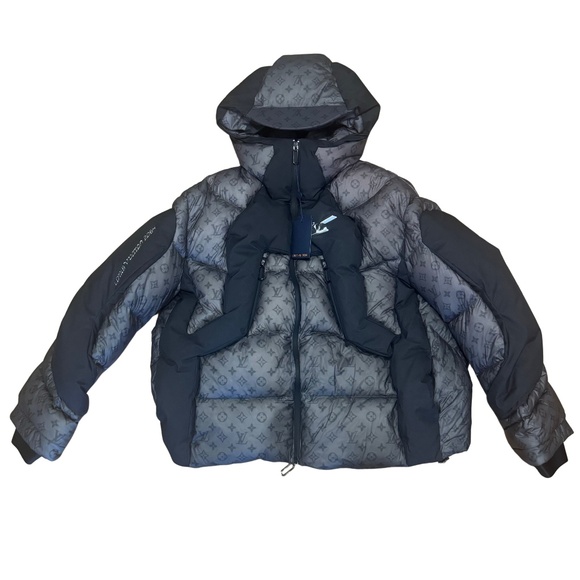 Louis Vuitton フード付きジャンパー L ダークグレー Louis Vuitton | Jackets & Coats | Lv Puffer Coat Rare Find